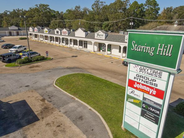 Retail Suite at Corner of Highland Rd / Staring Ln: 8827 Highland Rd, Baton Rouge, LA 70808